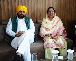 MLA sarbjit Kaur ਮਾਣੂਕੇ ਵਲੋਂ ਕੀਤਾ ਗਿਆ ਜਗਰਾਉਂ ਕੋਠੀ ਵਿੱਚ ਕੀਤਾ ਗਿਆ ਕਬਜ਼ਾ ਓਹਦੇ ਤੇ ਪਰਚਾ ਦਰਜ kare Maan Sarkar,,,,,Amit goyal